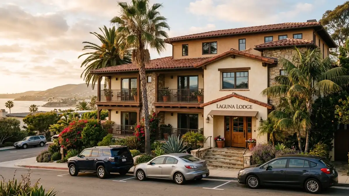 Hotels and accommodation options near mapped restrooms in Laguna Beach, California