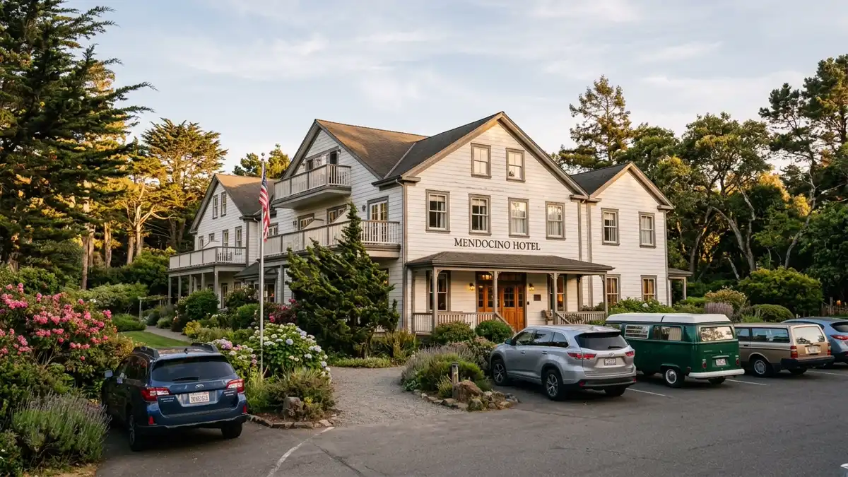 Hotels and accommodation options near mapped restrooms in Mendocino County, California