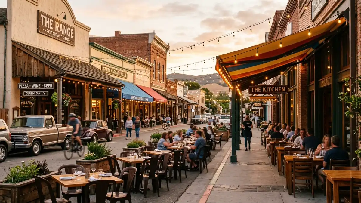 Restaurant district in Santa Margarita, California with nearby public restroom facilities