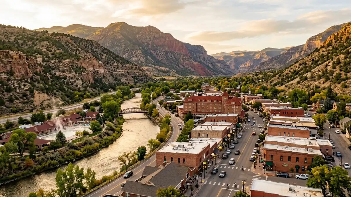 Public restroom locations mapped in Glenwood Springs, Colorado — 8 facilities across zip codes 81601
