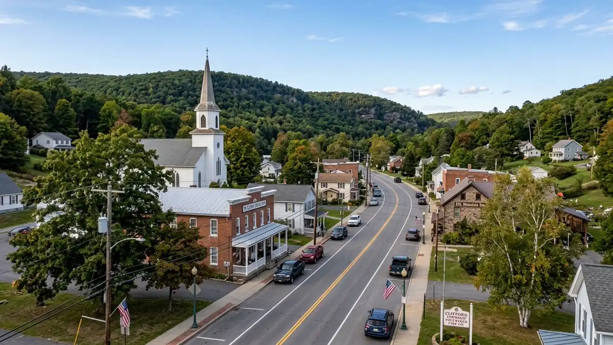 Public restroom locations mapped in Clifford Township, Pennsylvania — 4 facilities across zip codes 18421