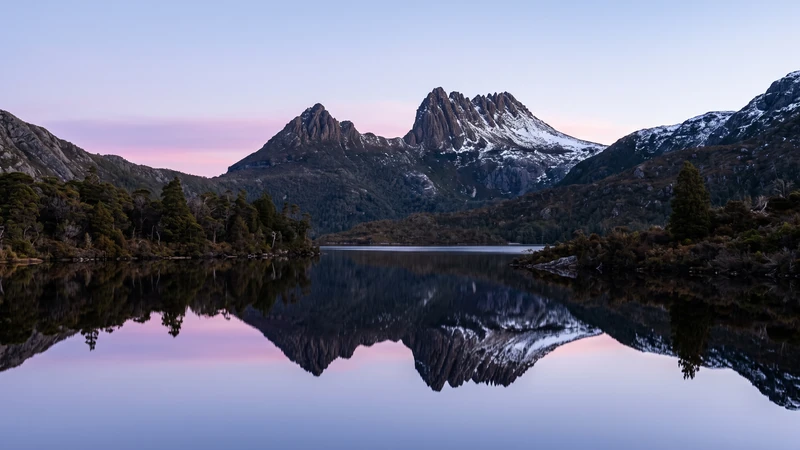 Cradle Mountain reflected in Dove Lake, Tasmania