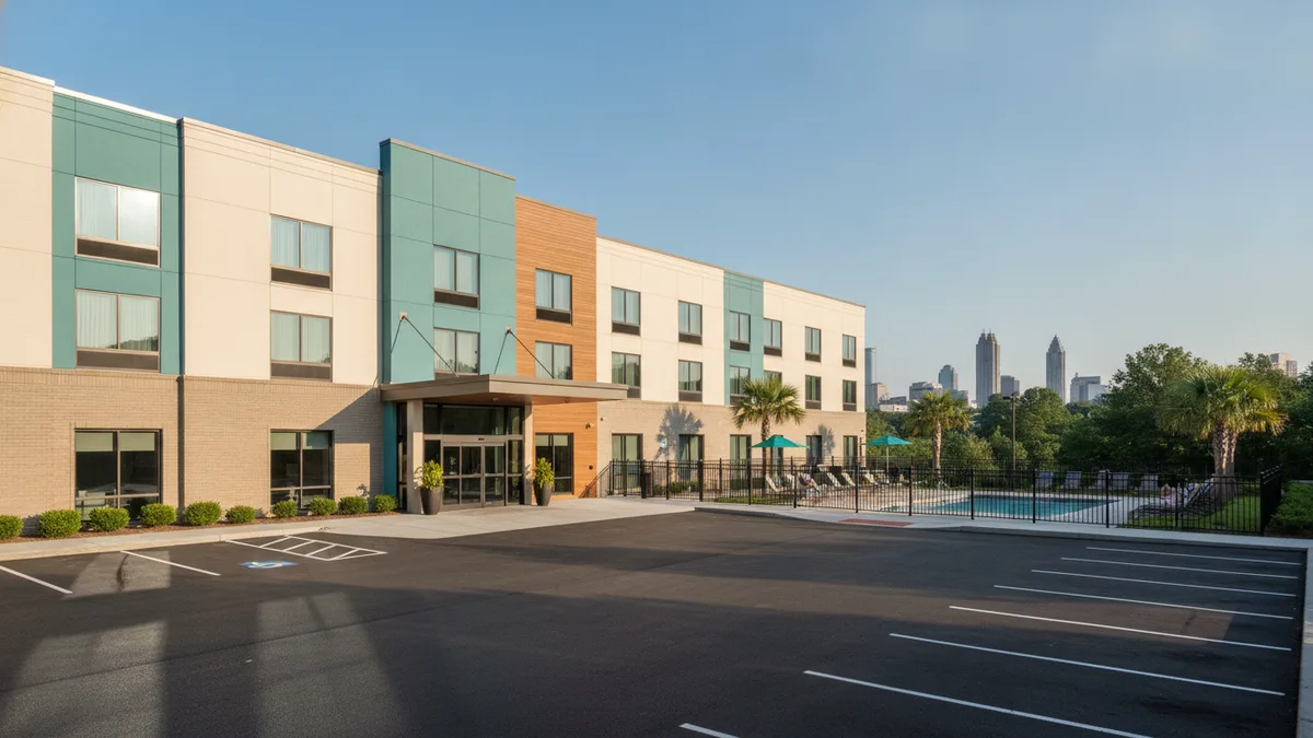 Quality Inn Downtown Atlanta exterior with affordable rooms near Georgia Aquarium